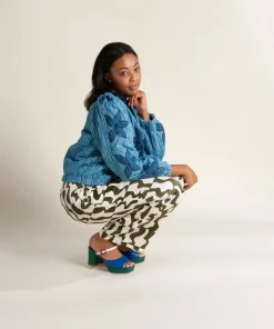 Hot Babette In Royal Women Heels