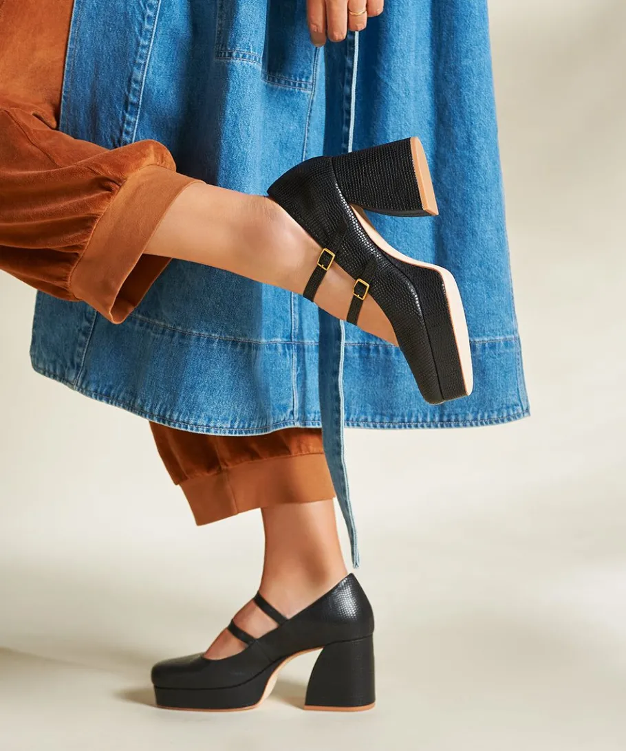 Hot Bizzy In Black Women Platforms