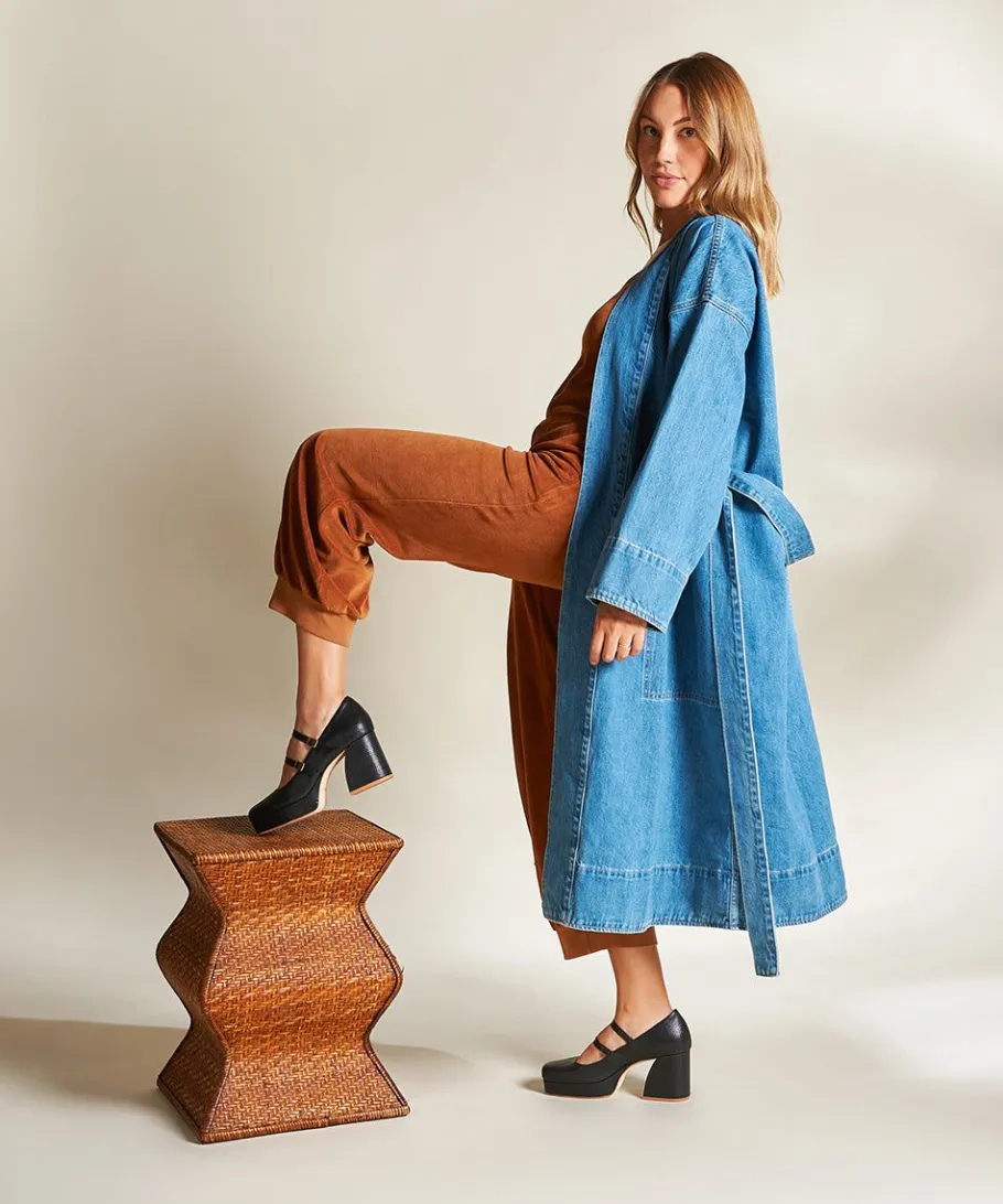 Hot Bizzy In Black Women Platforms