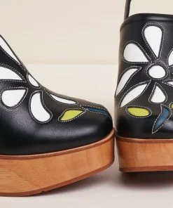 Hot Bonnie In Black Floral Women Clogs