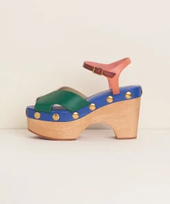 Hot Donna In Kingston Stud Women Clogs