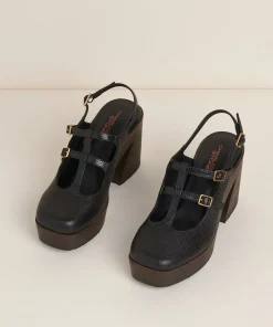 Hot Gael In Black Women Clogs