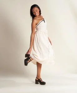 Hot Gael In Black Women Clogs