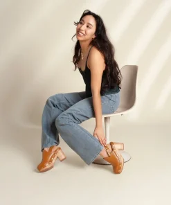 Hari In Bamboo Stud Women Clogs