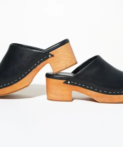 Sale Martino In Black Women Clogs