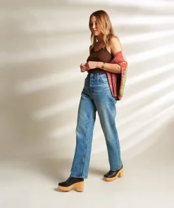 Hot Paz In Black Women Platforms